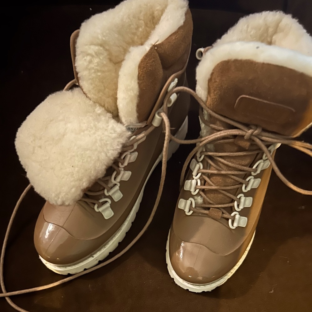 Australian Luxe boots. UK 37